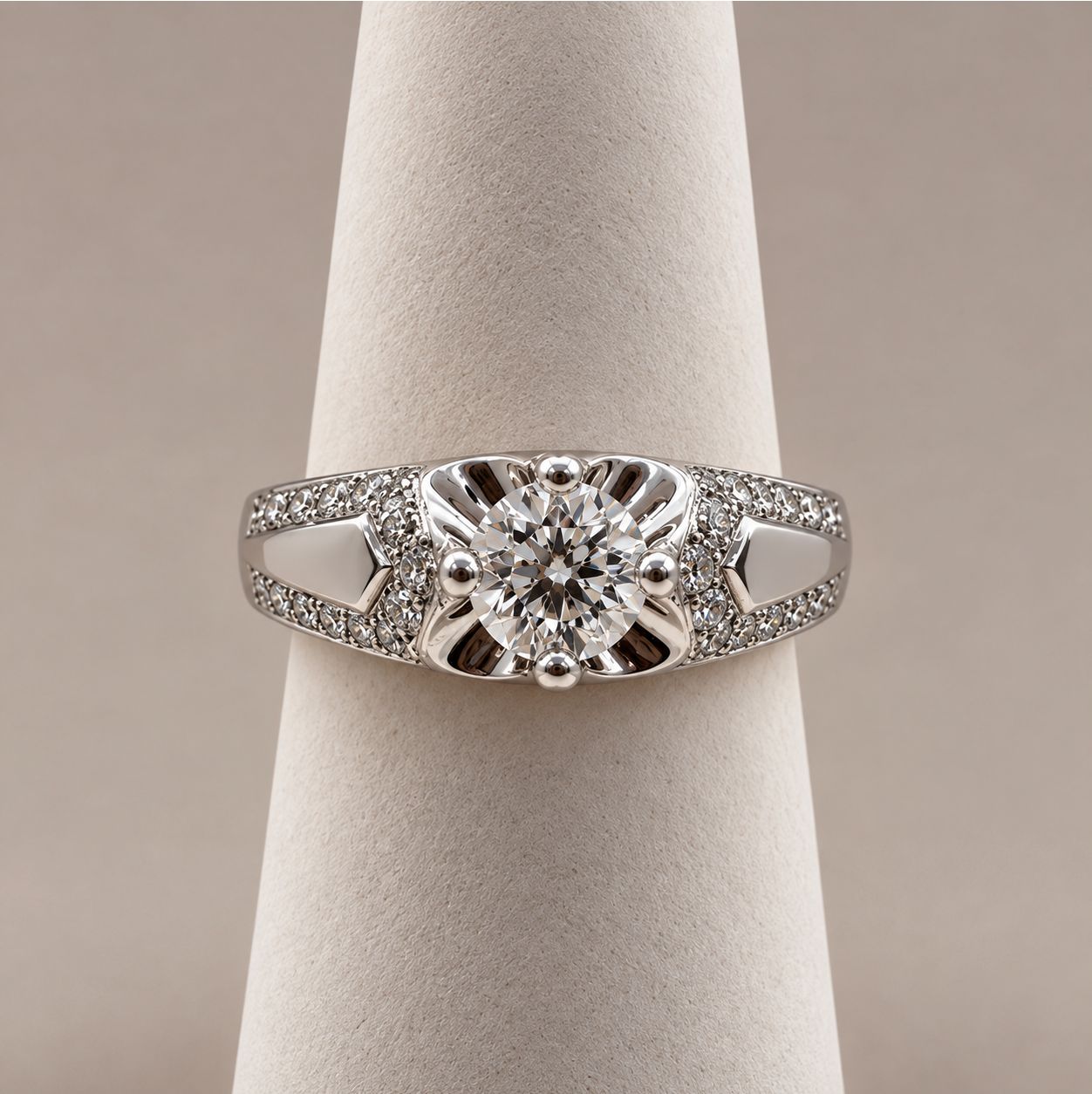 "Olga" Round Diamond Ring