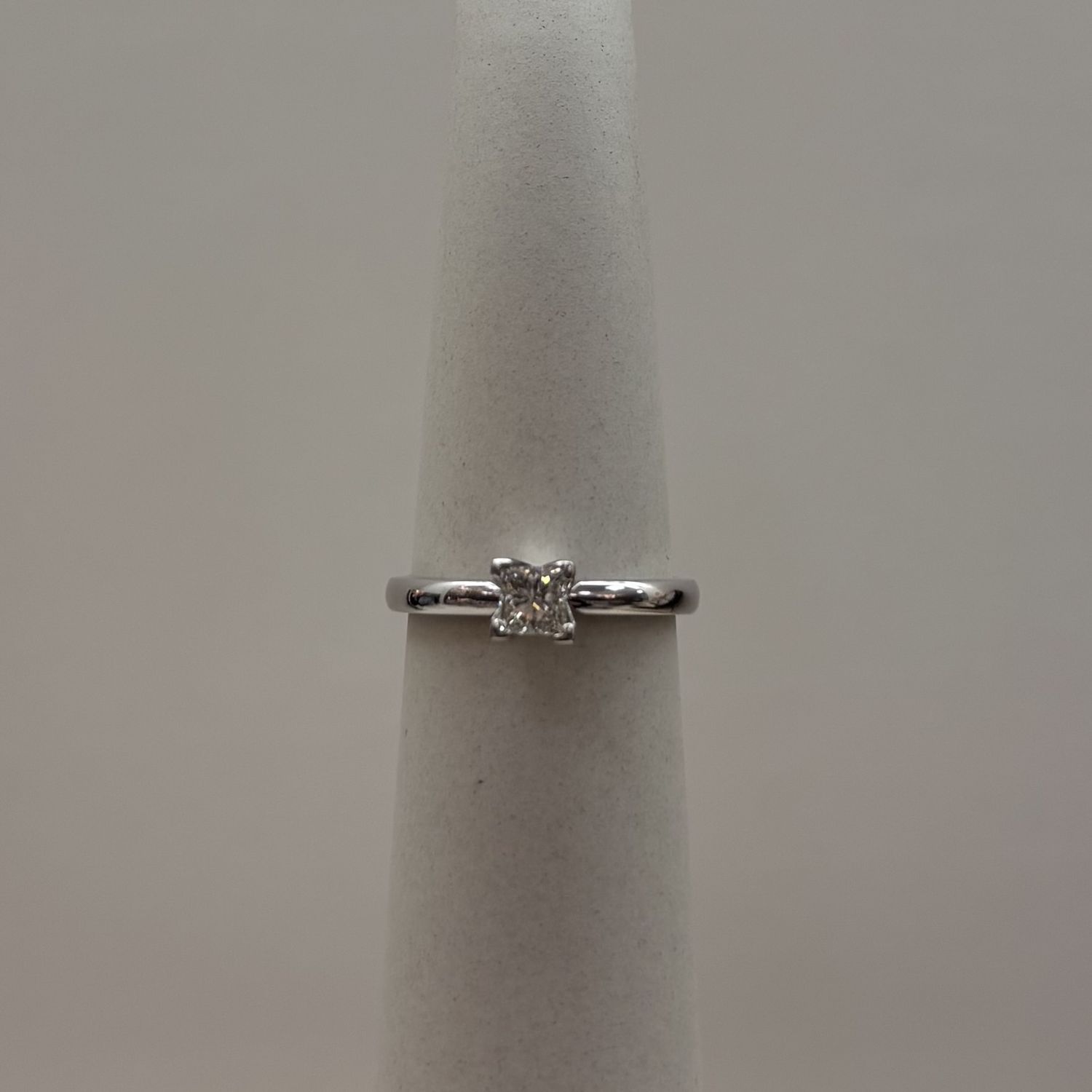 14KW Princess Cut 0.4ct Diamond Solitaire Ring
