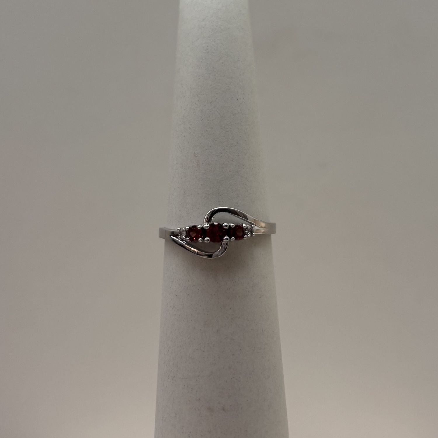 10KW 3-Stone Garnet/Diamond Swirl Ring