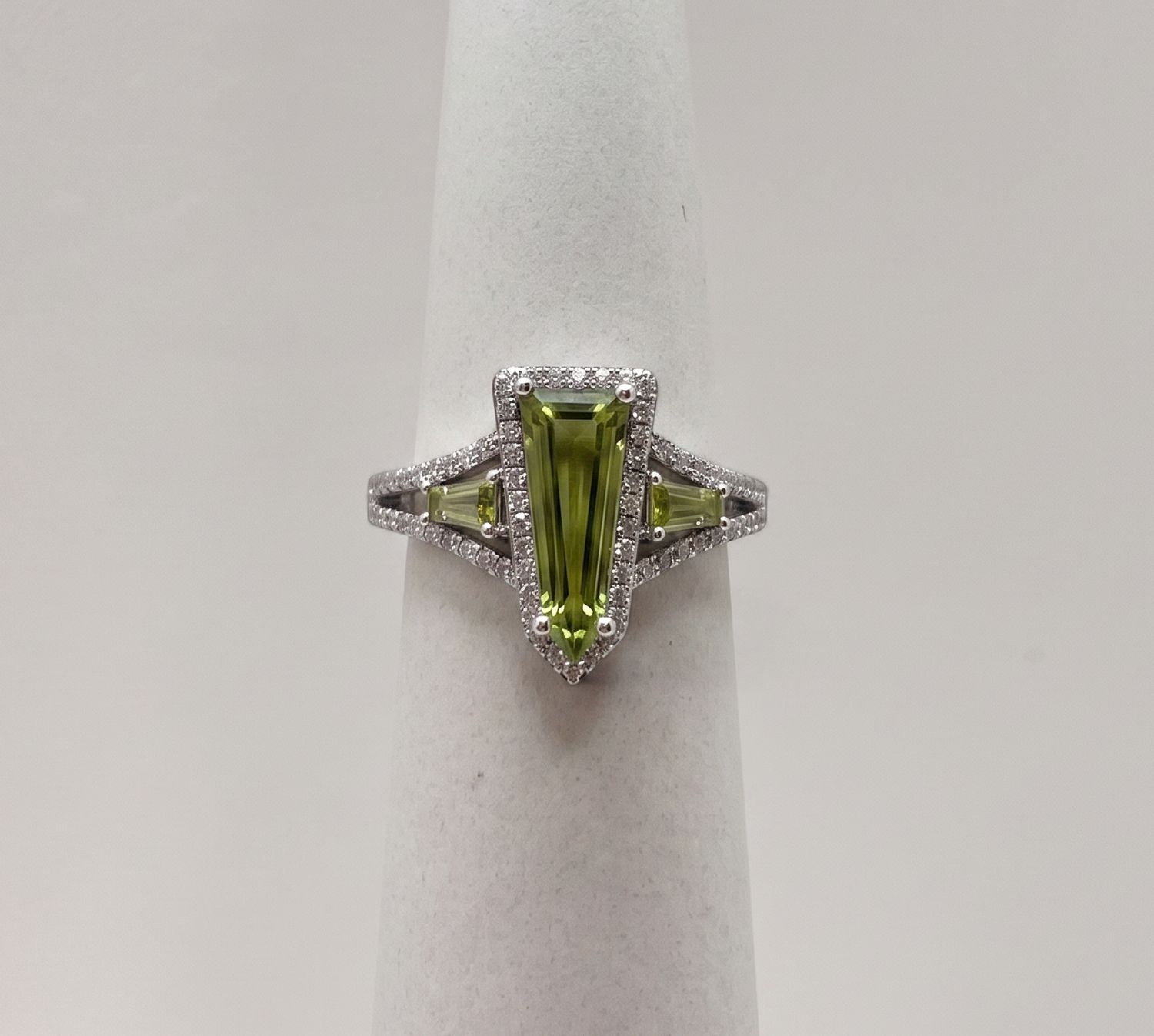 14KW Peridot Diamond Ring