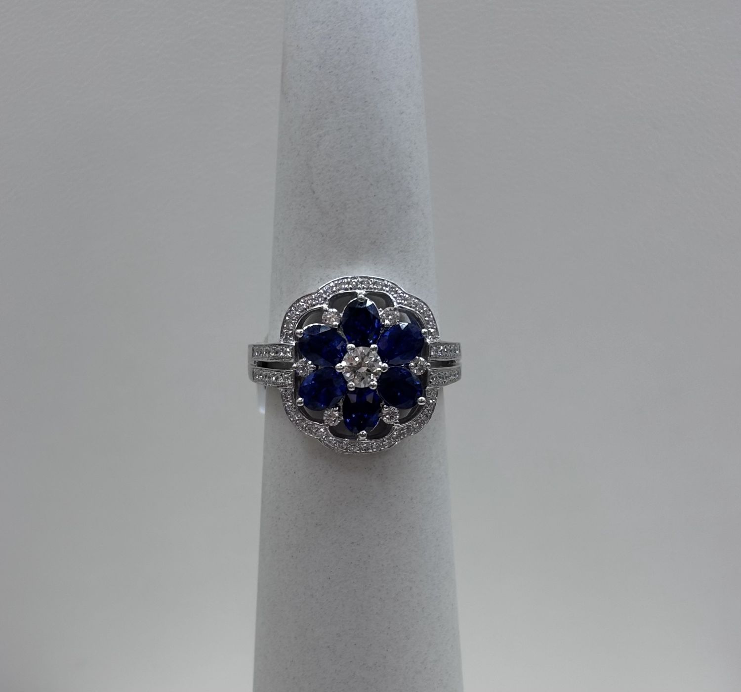 White Gold Sapphire &amp; Diamond Ring Flower Shape S Kashi