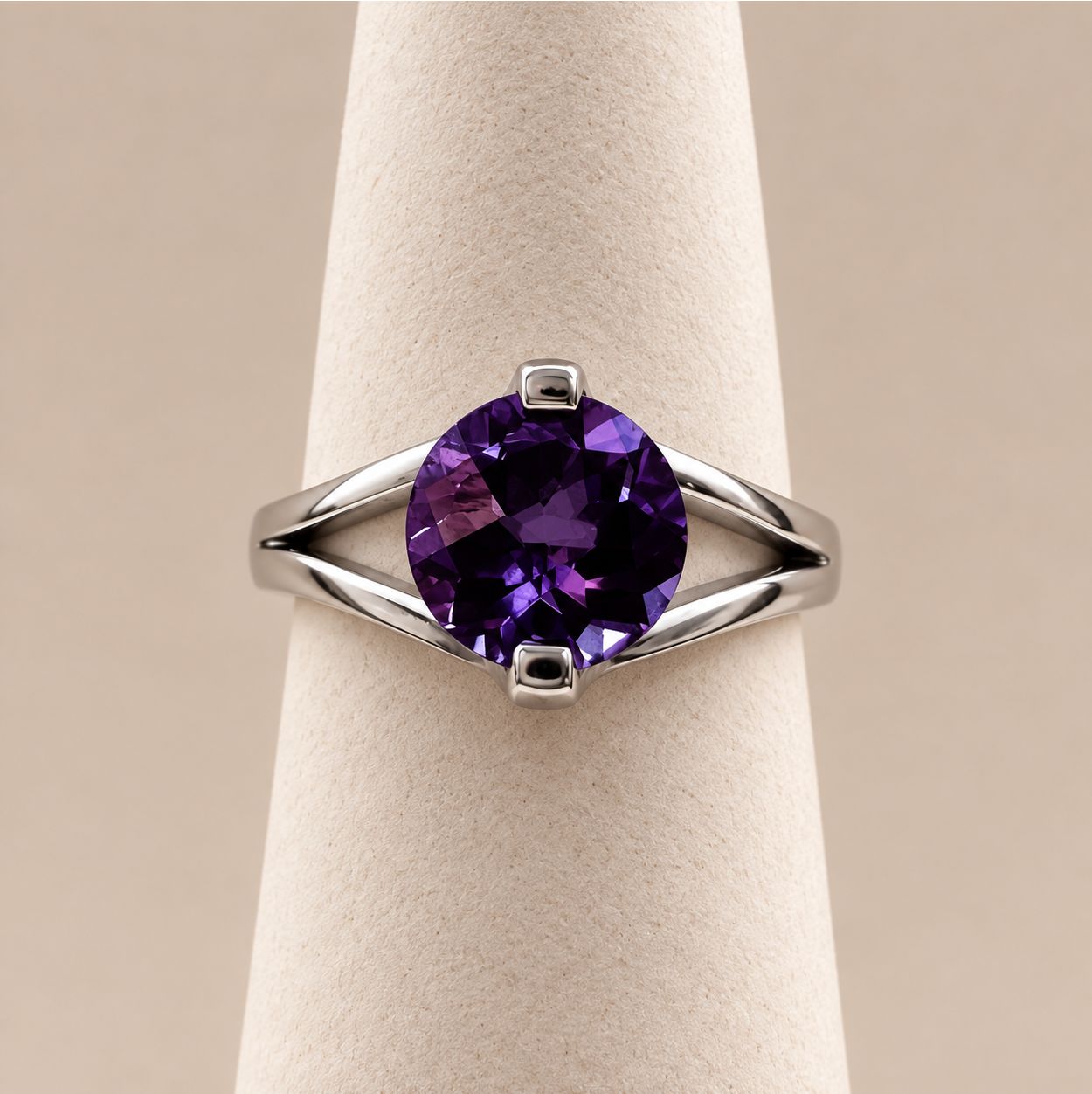 Solitaire Amethyst Ring (3.7g)