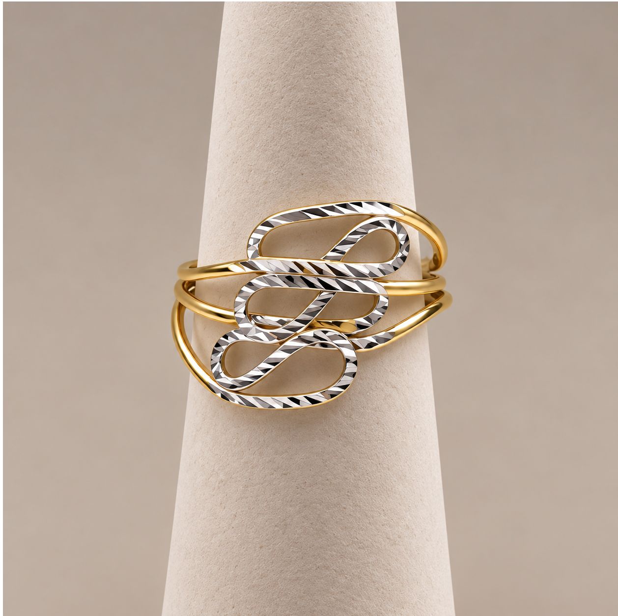 Two-Tone Interlocking Swirl Ring (1.6g)