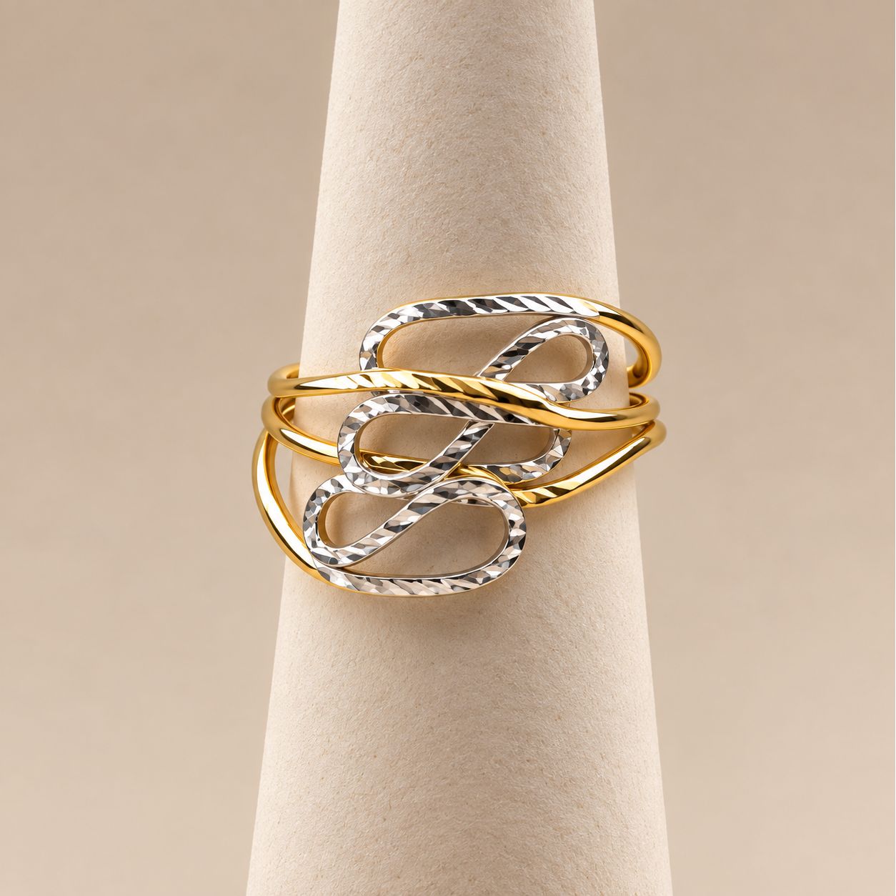 Two-Tone Interlocking Swirl Ring (1.6g)