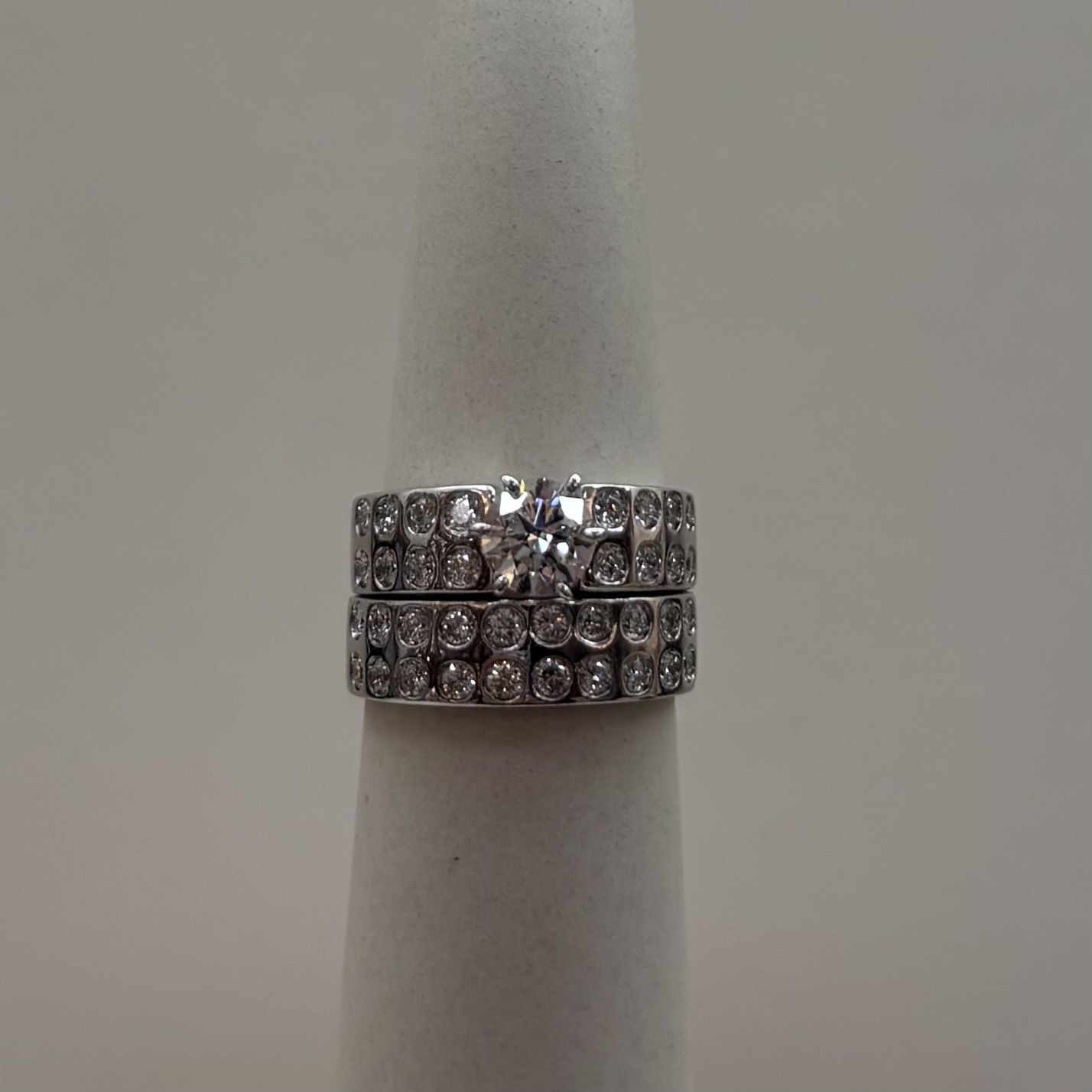 18KW LM Bridal Set 36 RS Diamonds w/ VVS2 Round Center