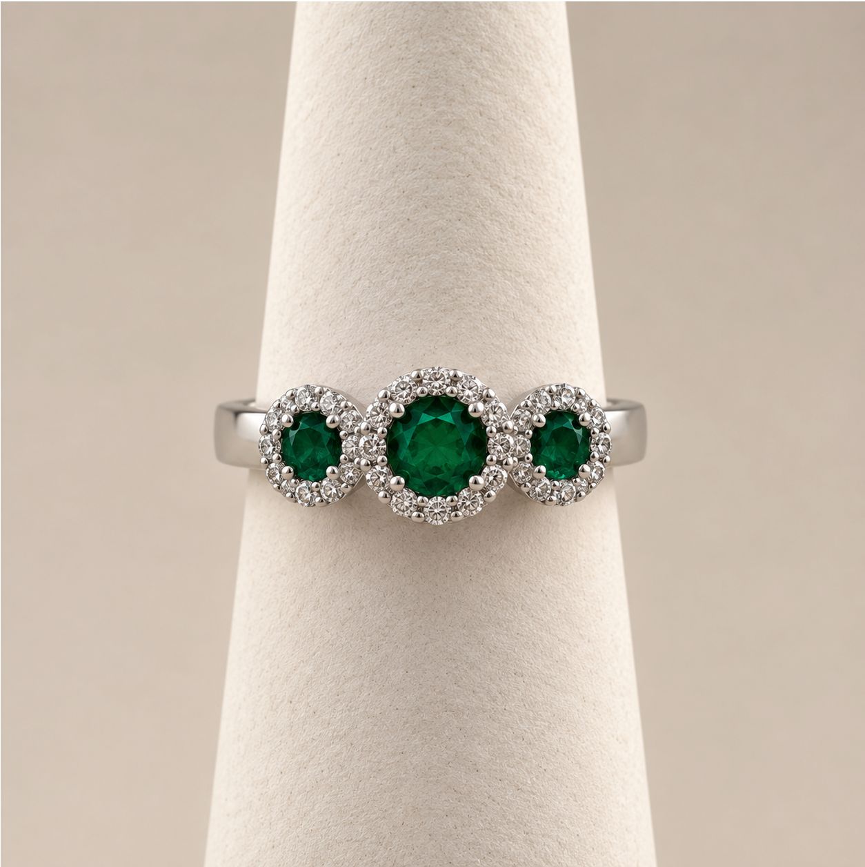 Trilogy Round Emerald Diamond Halo Ring (2.9g)