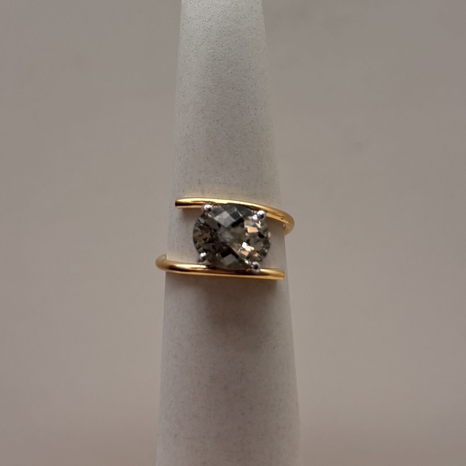 14KYW Aquamarine Ring