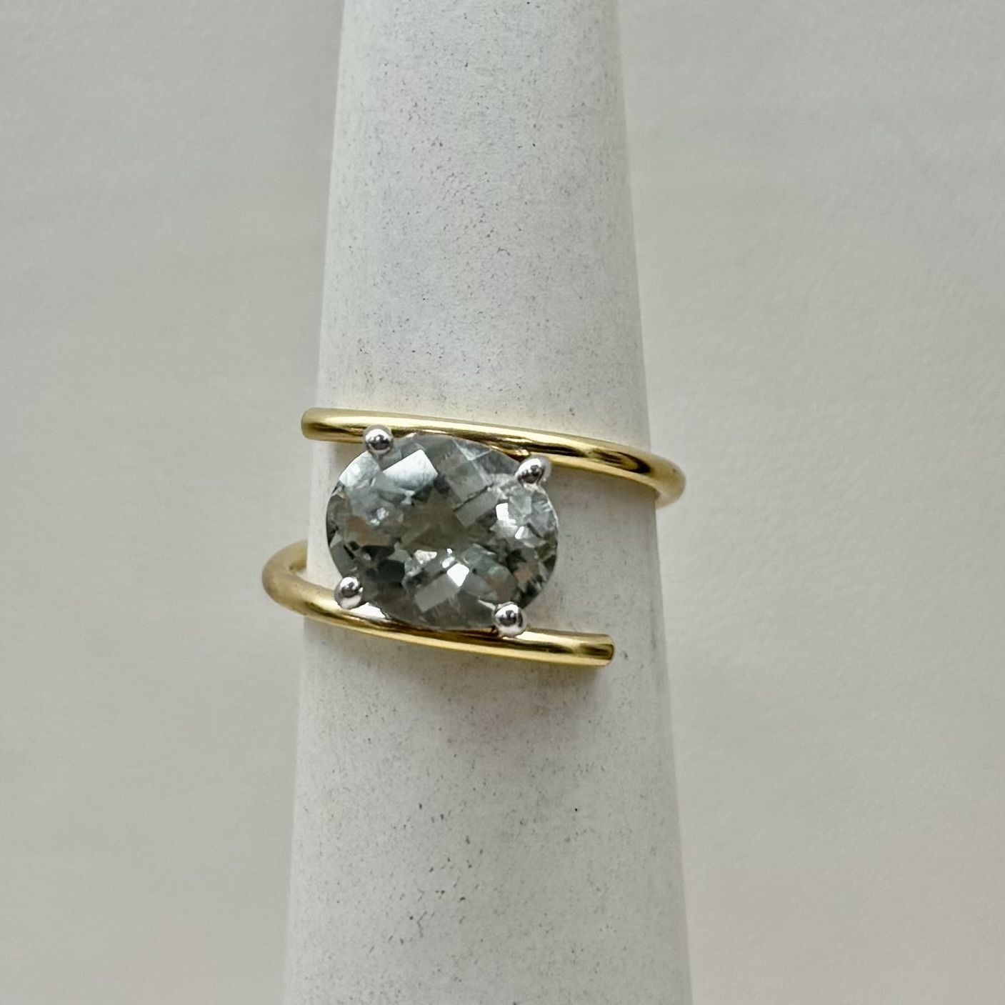 14KYW Aquamarine Ring (3.8g)