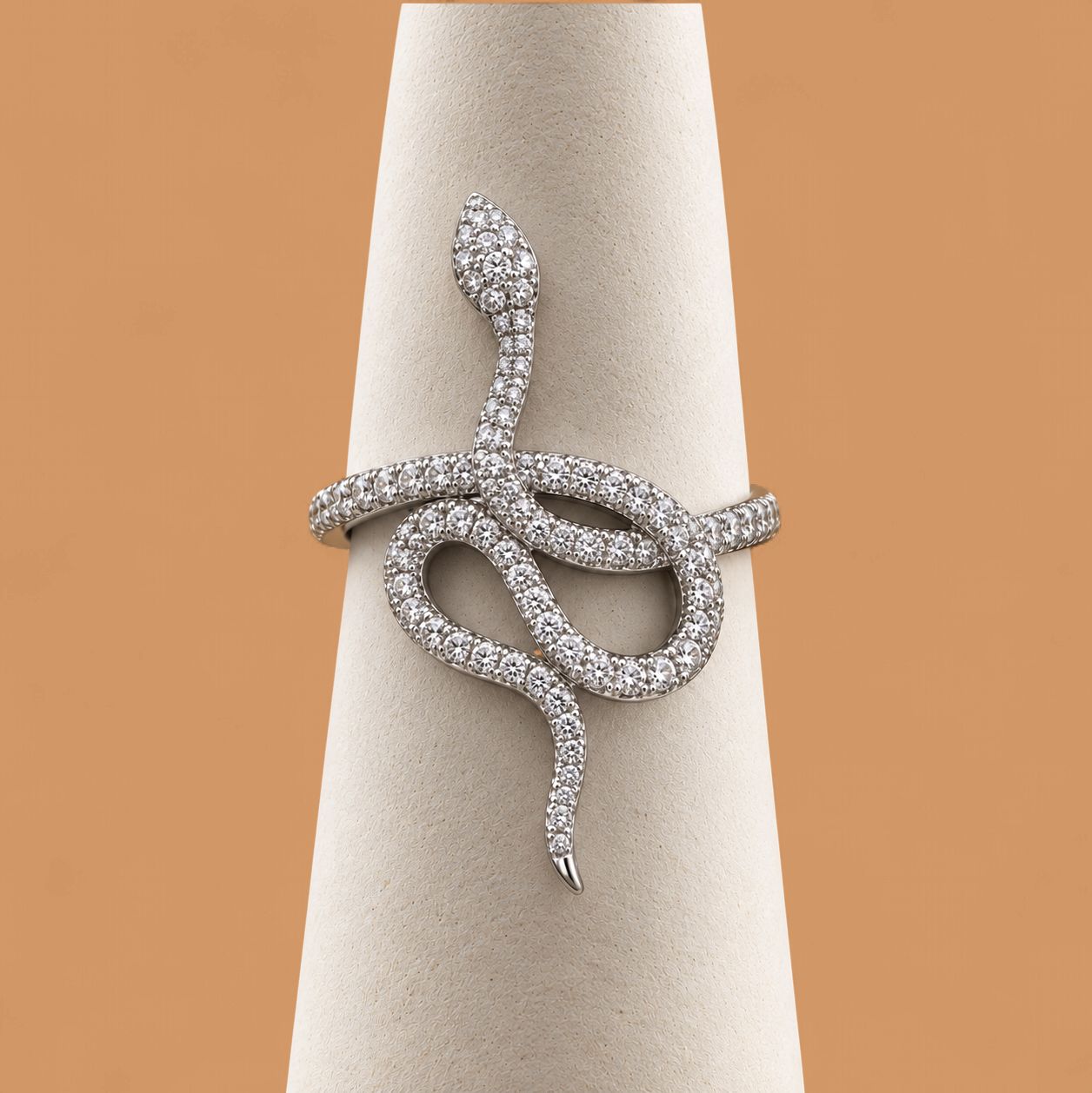 "Serpentina" Diamond Ring
