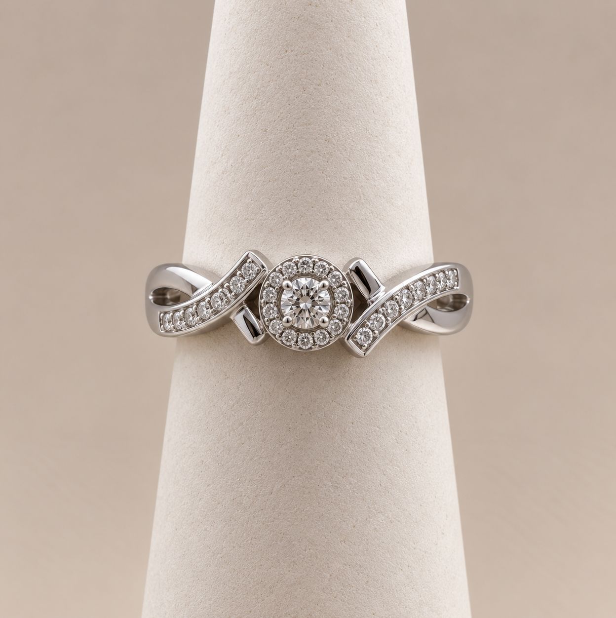 Ribbon Halo Diamond Ring (1.9g)