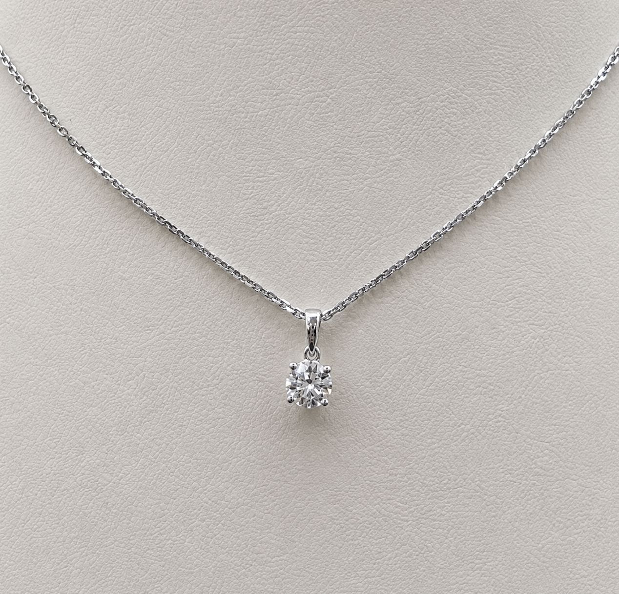 14KW 0.5ct Solitare Round Pendant