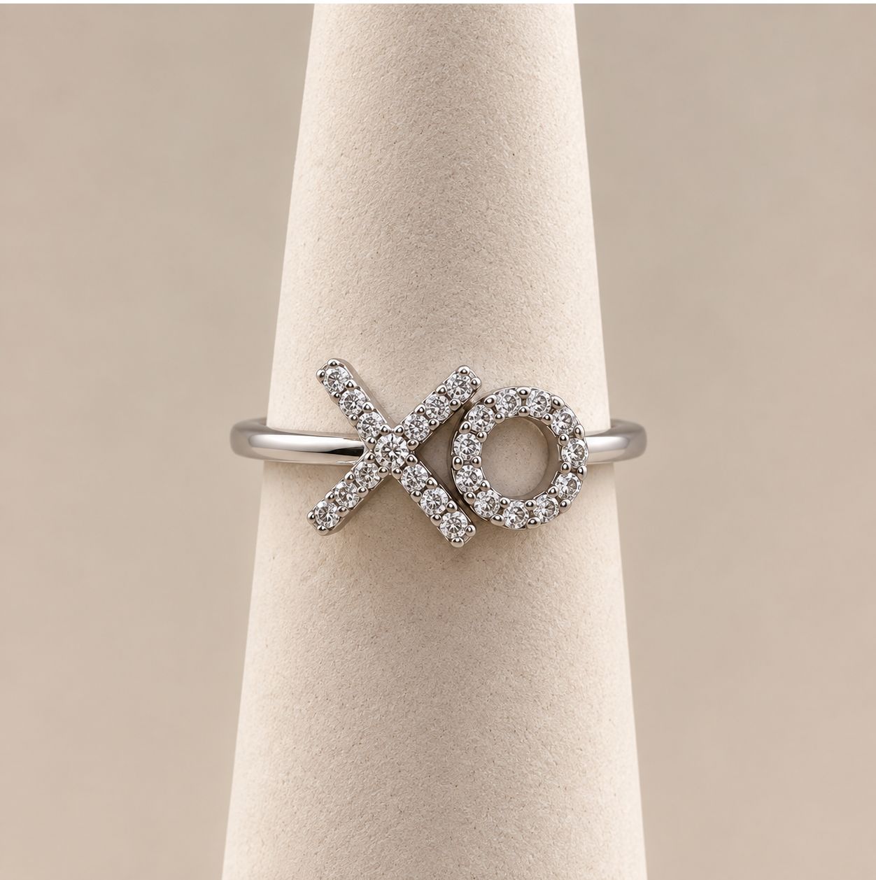"XO" Diamond Ring (2.3g)