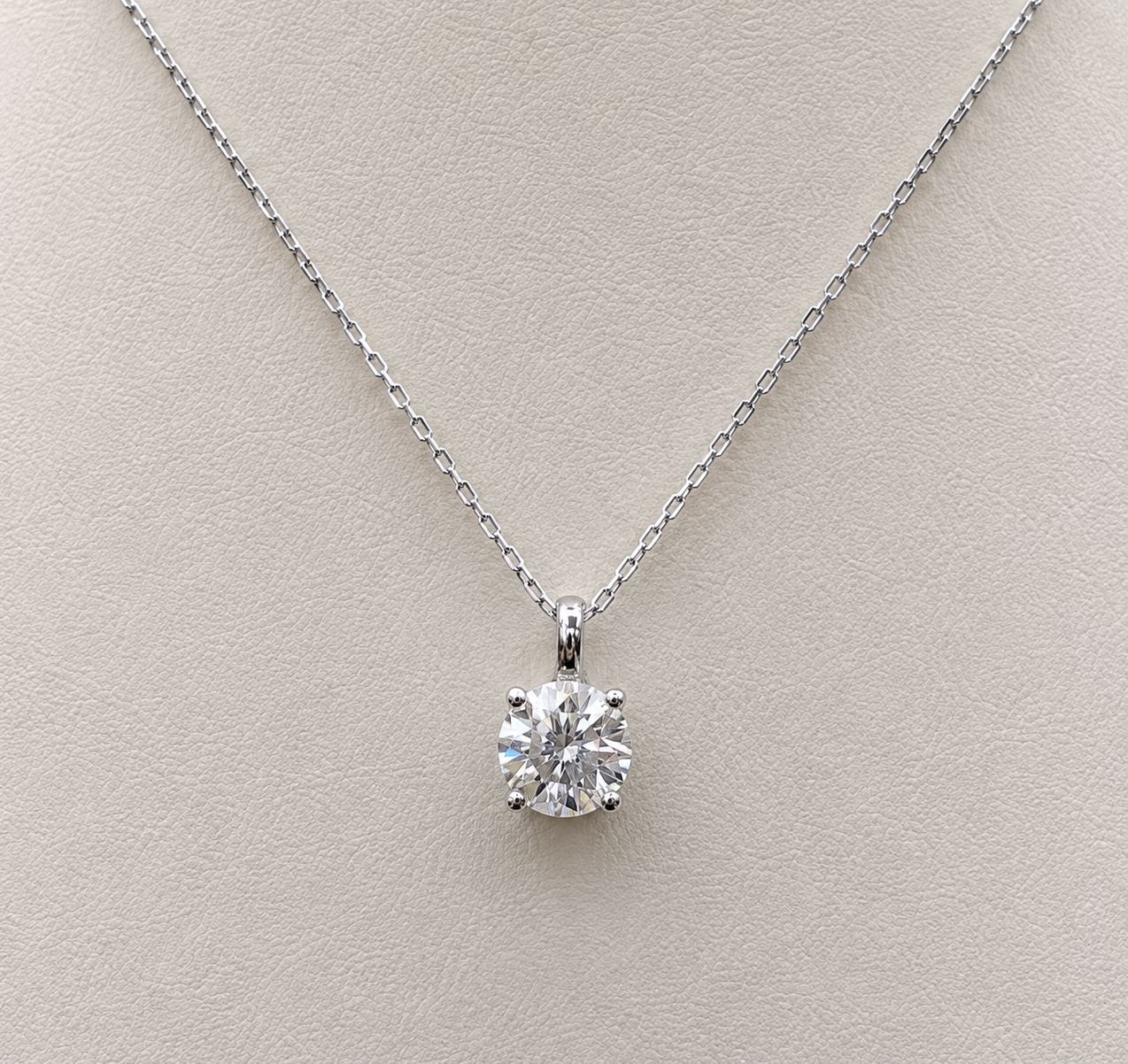 14KW 1.5ct Solitare Round Cut Pendant