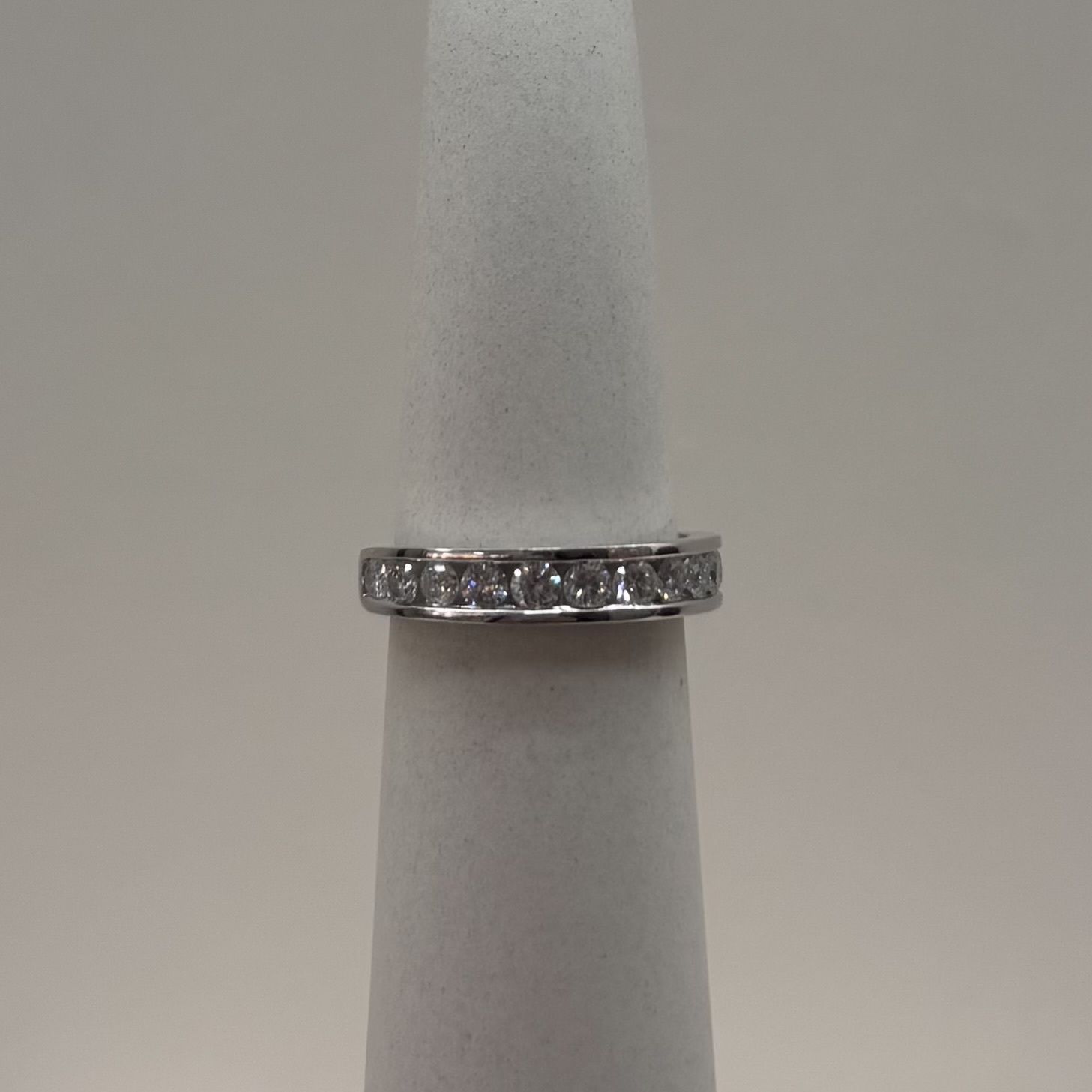 10KW 1ct Round Diamond Anniversary Band