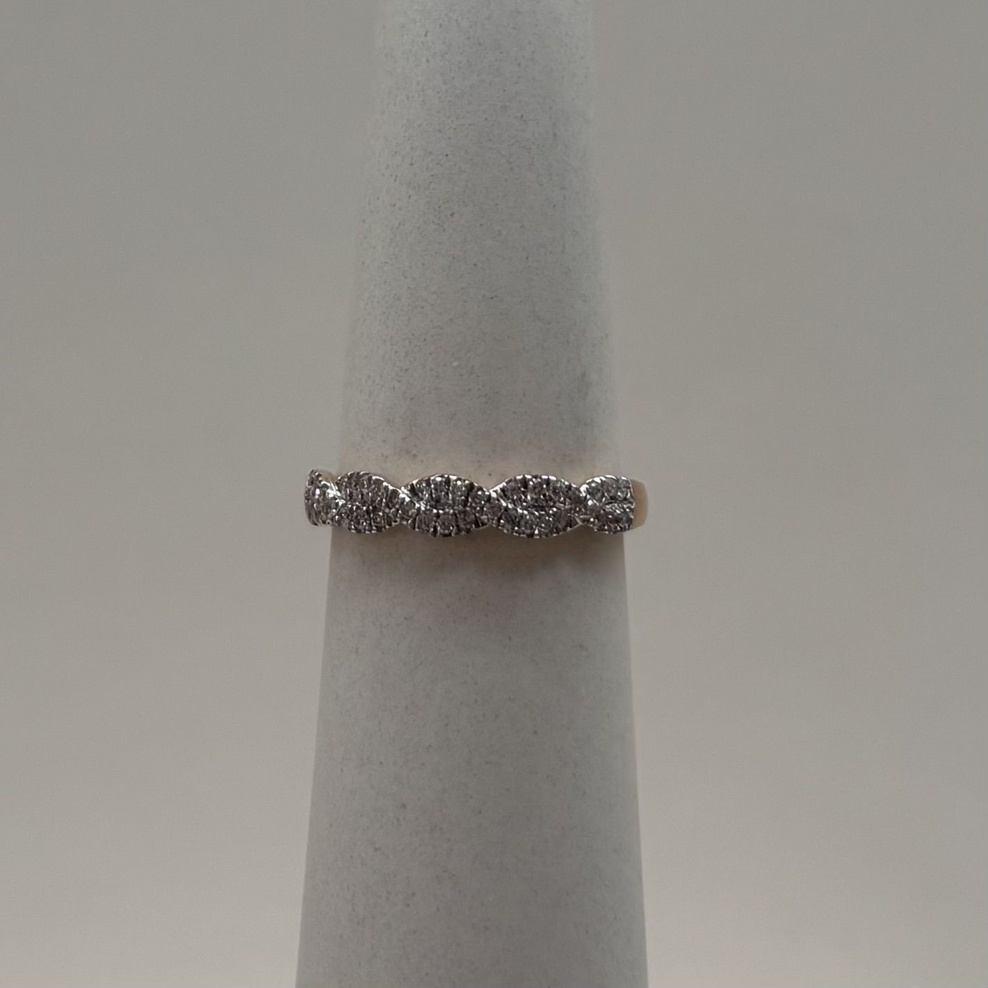 14KRG  Feathered Diamond Band
