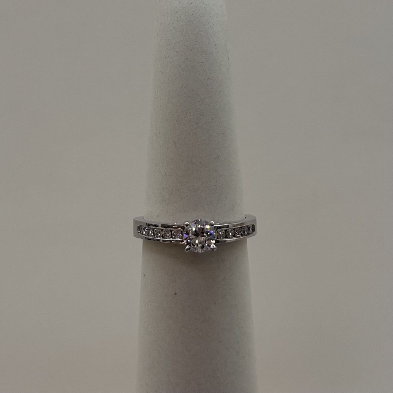 14KW 10-Channel Cathedral Rou Dia Eng Ring