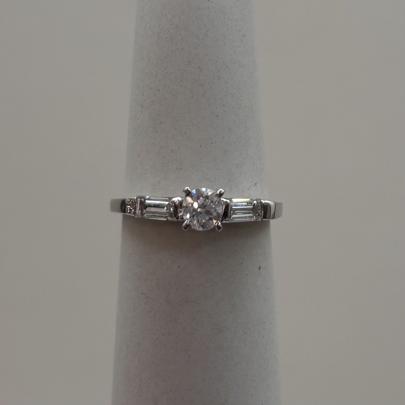 14KW Round CS w/ Baguette Sides Diamond Ring
