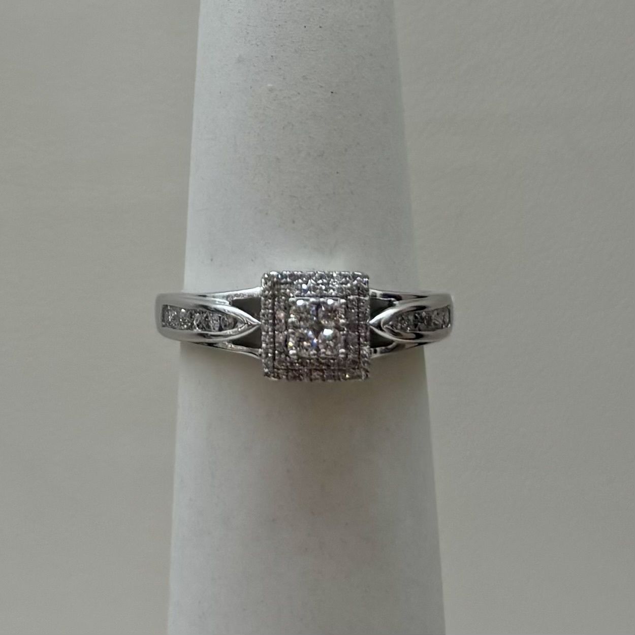 10KW Square Halo Rou Diamond Ring (2.2g)