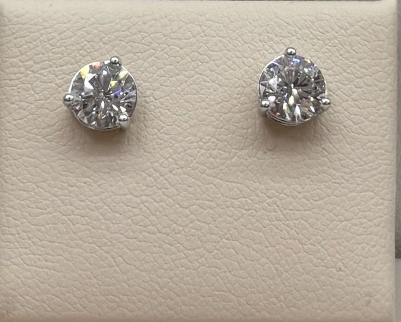 14KW 1.5ct Solitare Rnd-Cut Studs