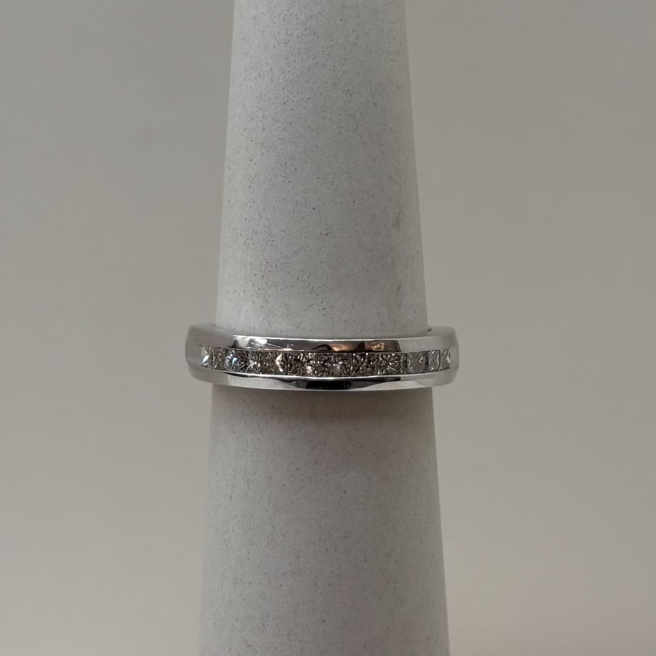 14KW Men's Princess Cut Diamond Band (0.75ct)