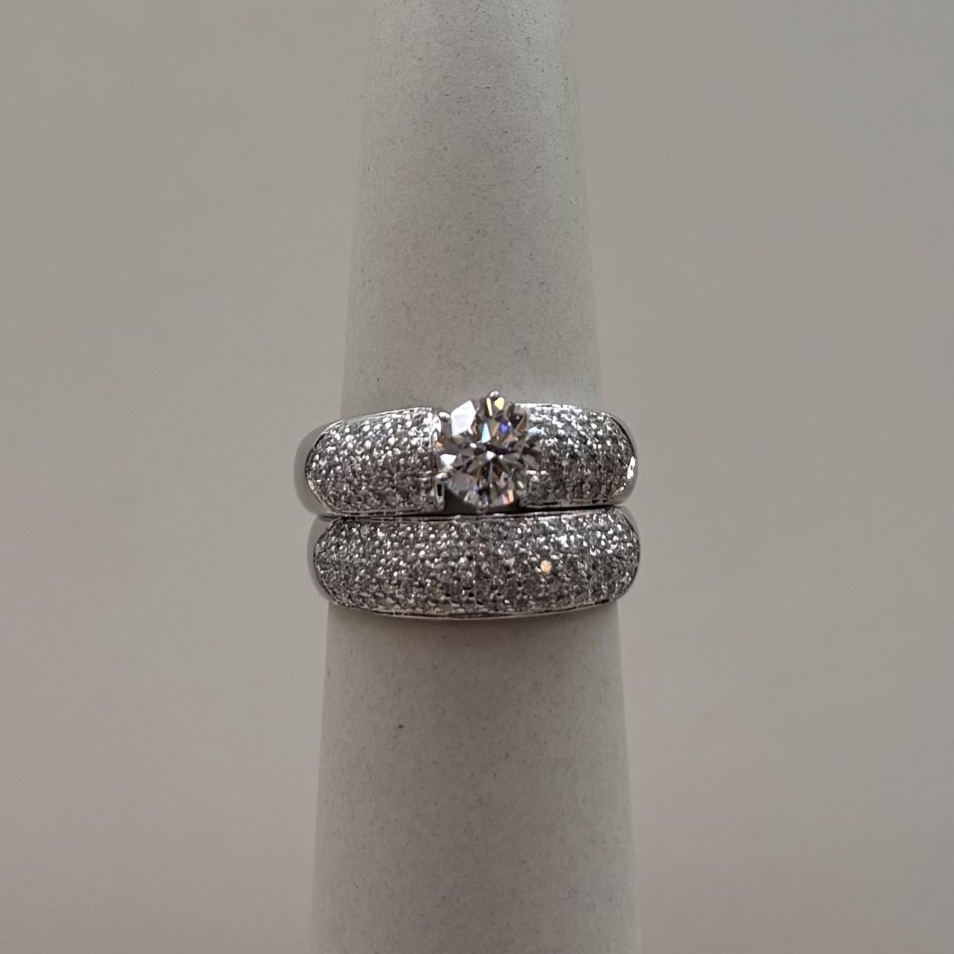 18KW LM Pave Diamond Bridal Set w/ Round VVS2 Center Stone