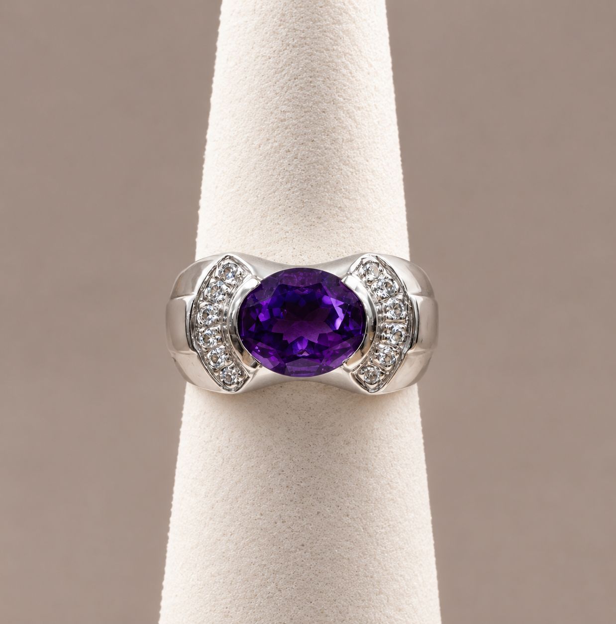 Diamond &amp; Amethyst Oval Ring (7.0g)