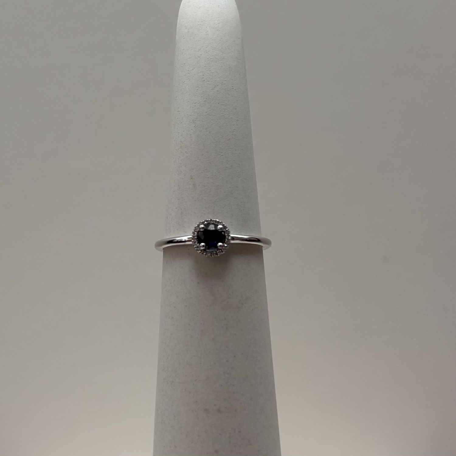 14KW Sapphire &amp; Diamond Ring