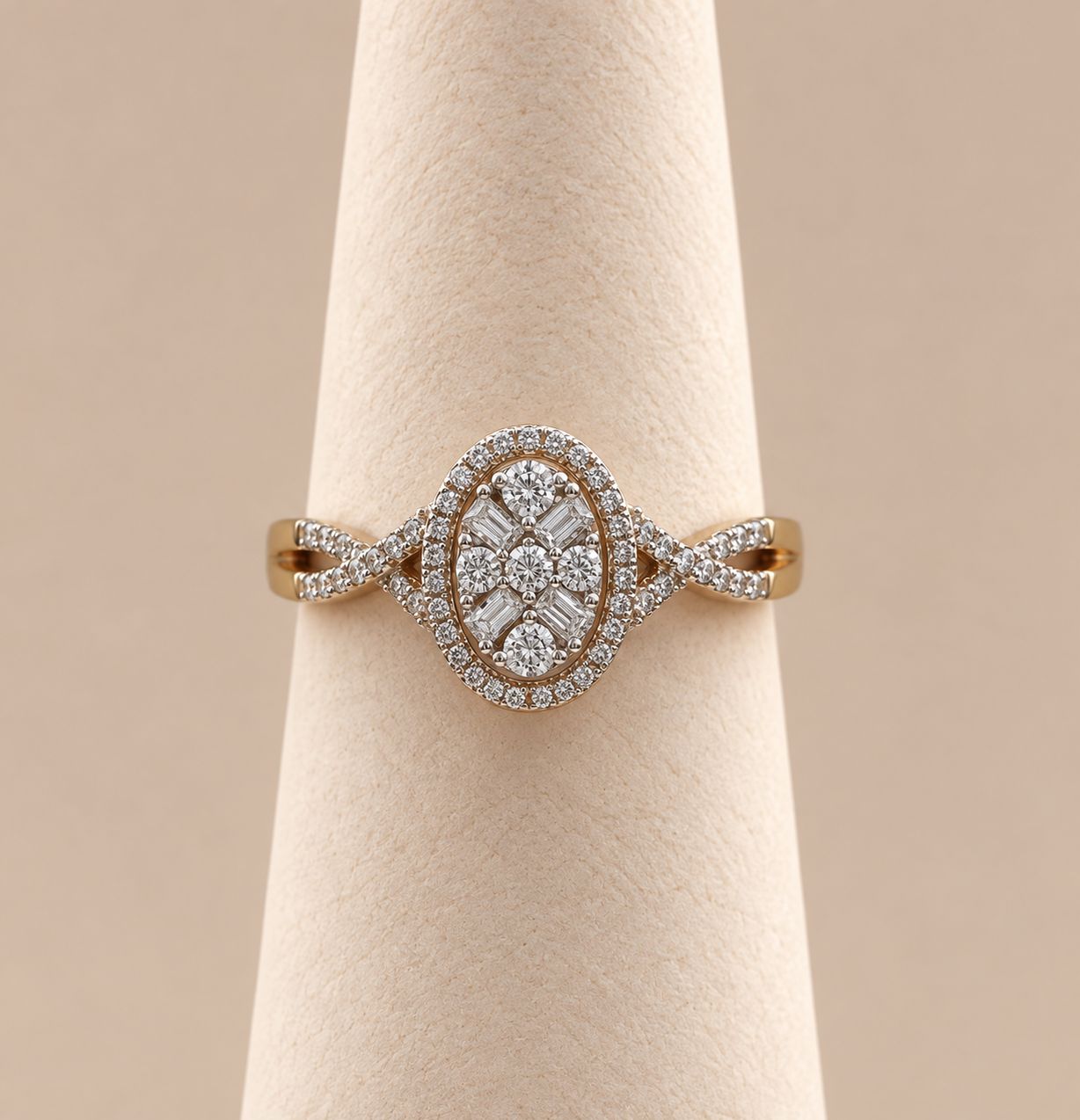 Classic Diamond Oval Mosaic Halo Ring (2.0g)