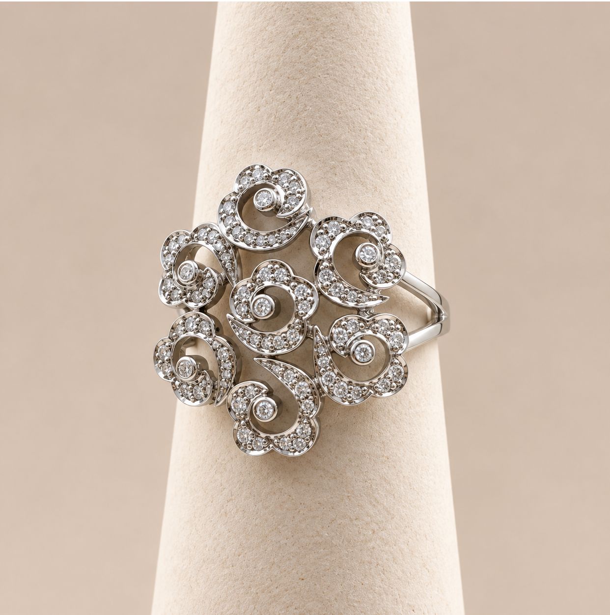 Bouquet of Flowers Diamond Ring (3.4g)
