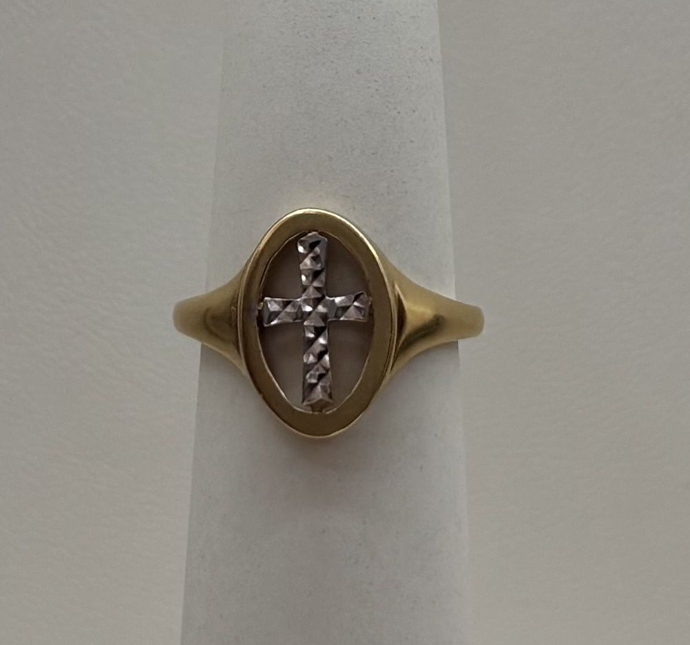 10KY Men's Cross Ring (Size 6.5-Resizeable)