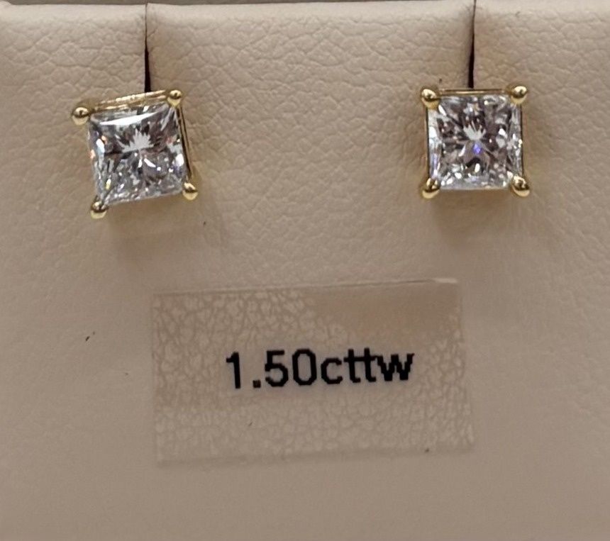 14KY 1.5ct Princess-Cut Diamond Earrings