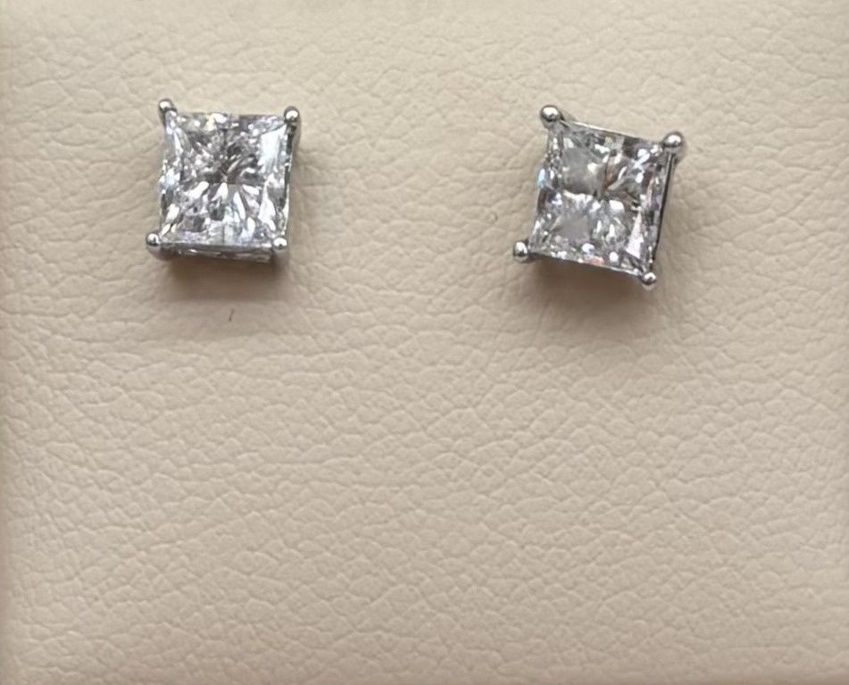 14KW 1.5ct Princess-Cut Diamond Earrings