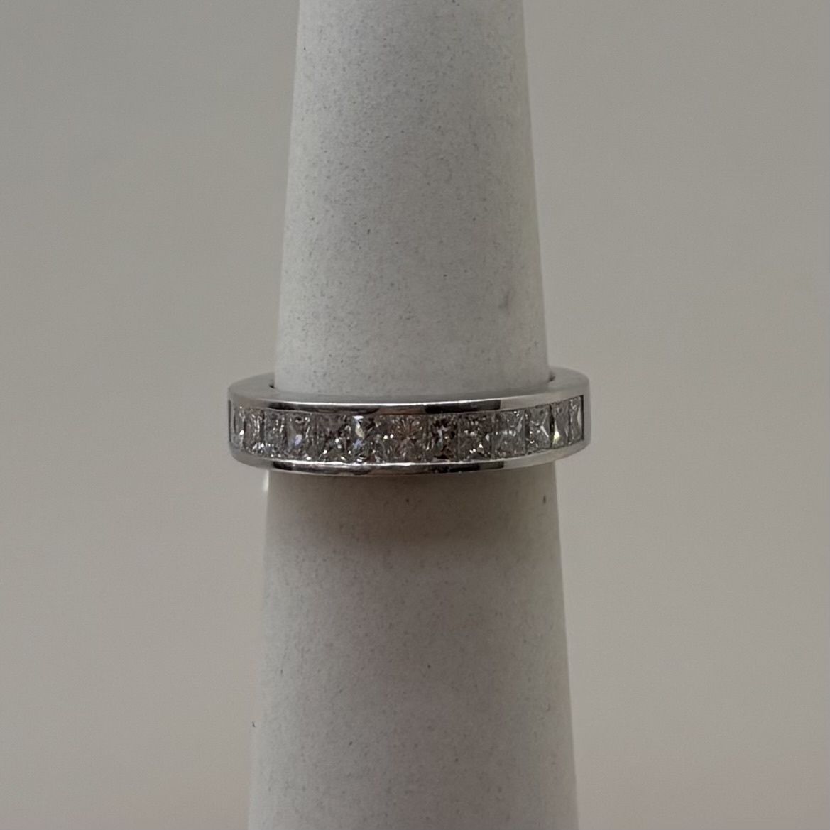 14KW Men's Princess Cut Channel Band