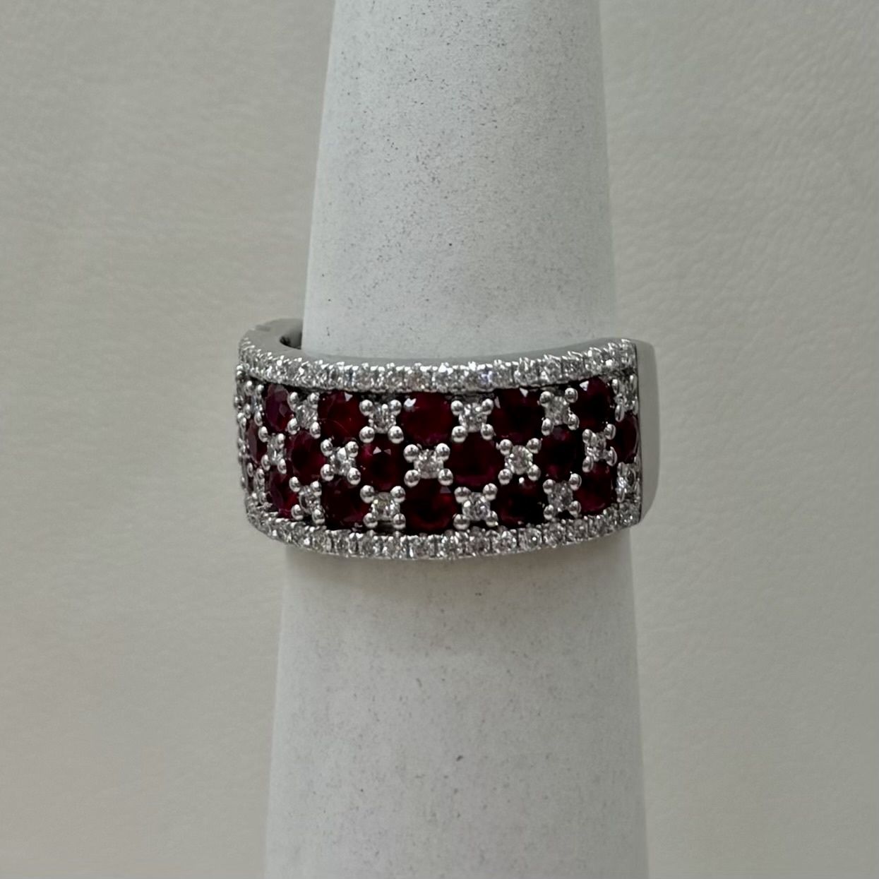 14KW Ruby and Round Diamond Band (7.1g)