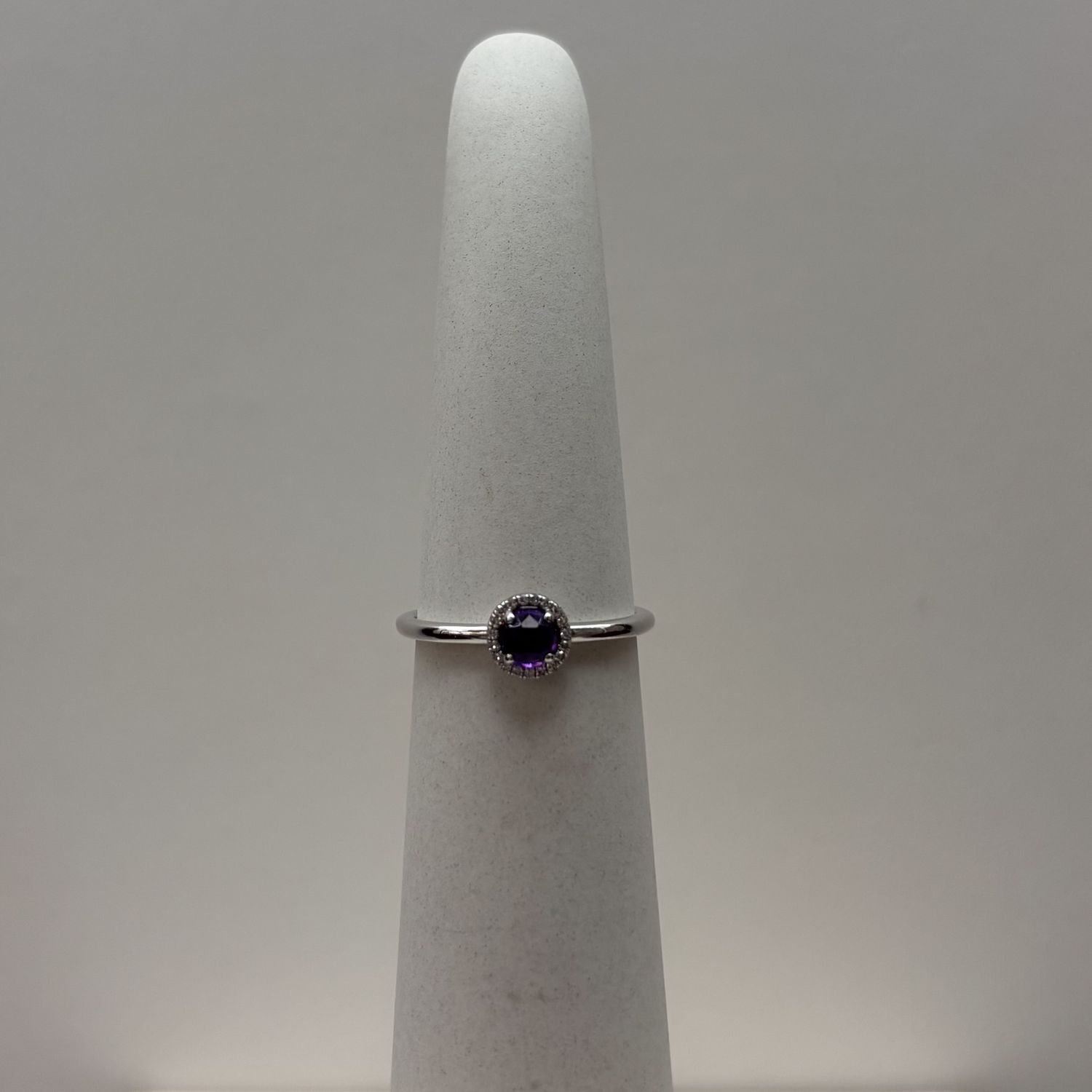 14KW Amethyst &amp; Diamond Ring