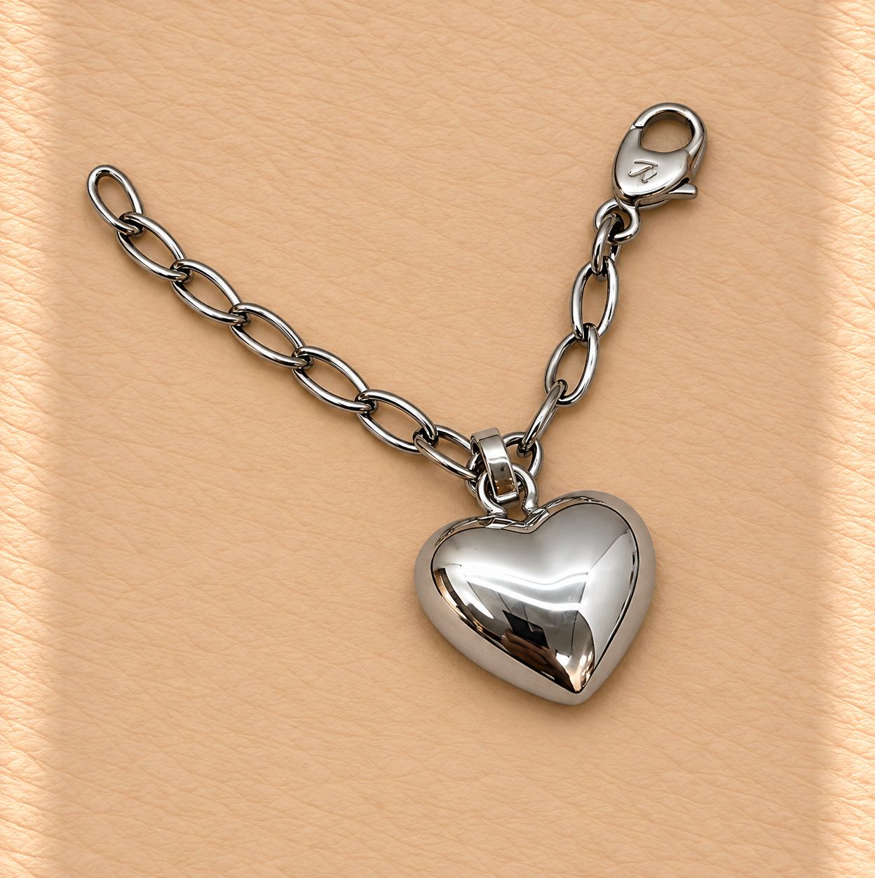 Gold Pendants (2.6g), Material: White Gold Heart