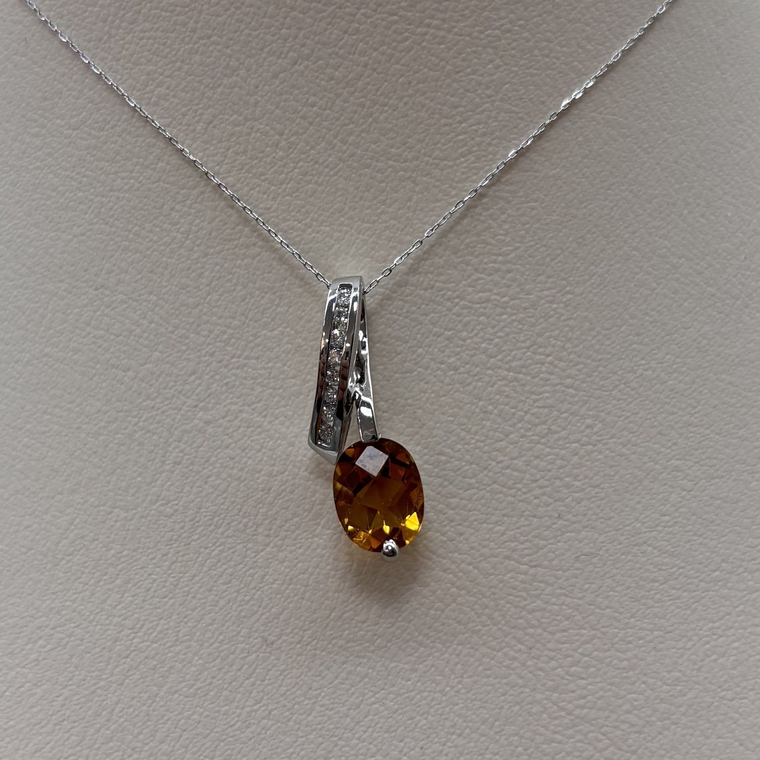 14KW Citrine &amp; Diamond Oval Pendant