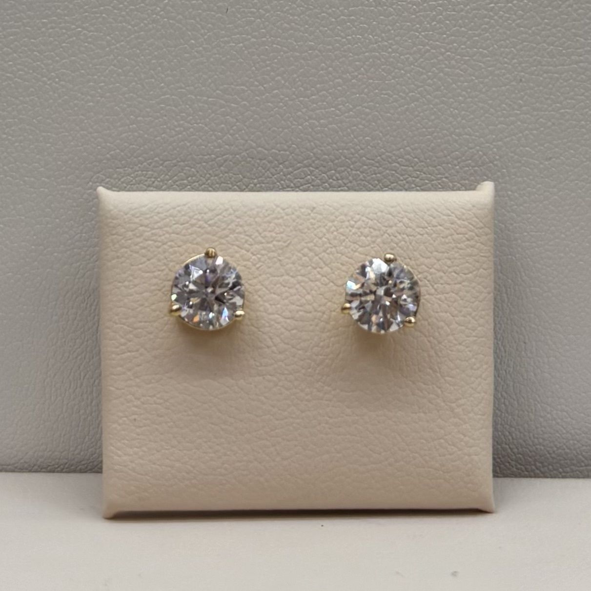 14KY 2ct Solitare Oval-Cut Studs