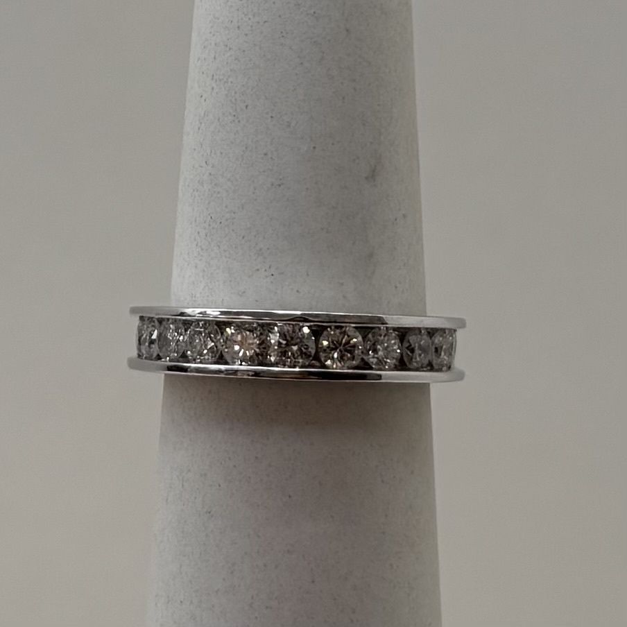 14KW Men's 9-Stone Round Diamond Channel Band