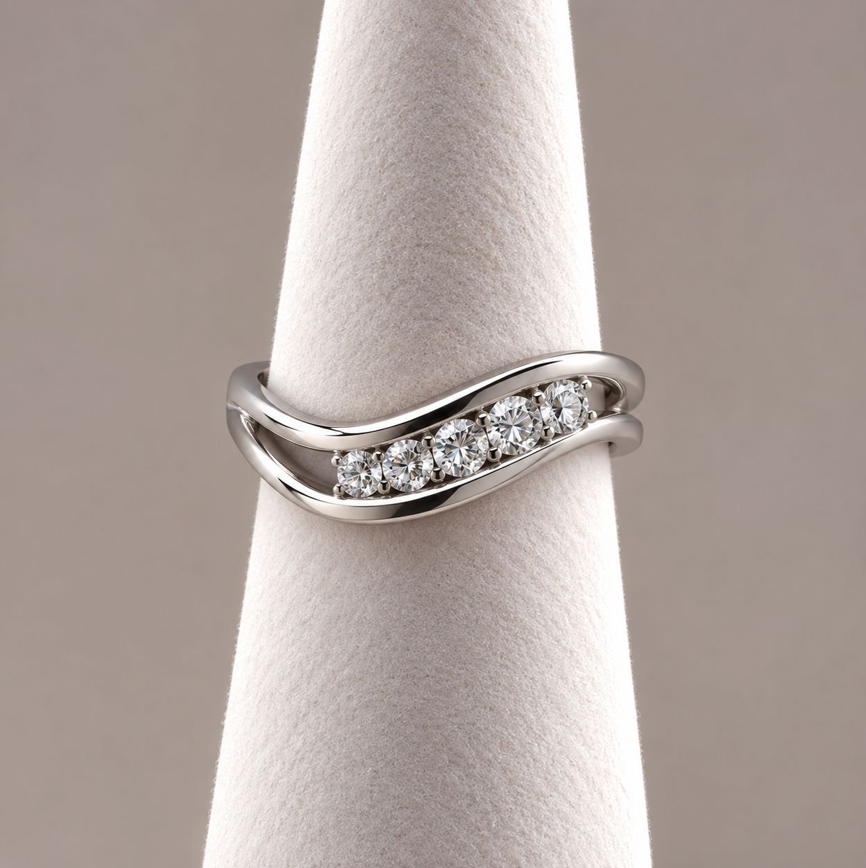 Swirl 5-Stone Round Diamond Channel Band