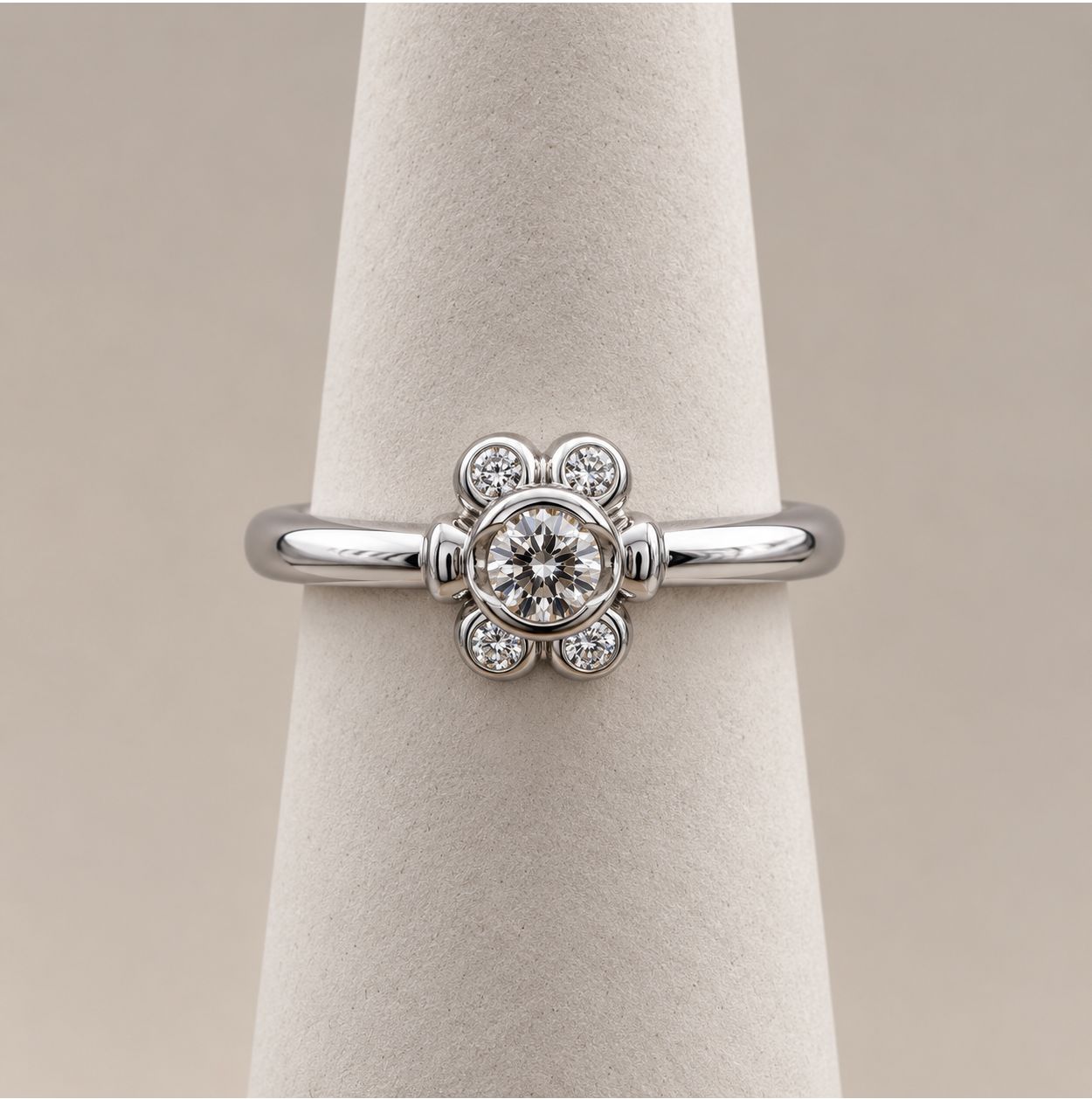 5-Stone Flower Diamond Ring (4.1g)