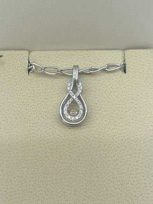 10KW Fluttering Diamond Infinity Pendant