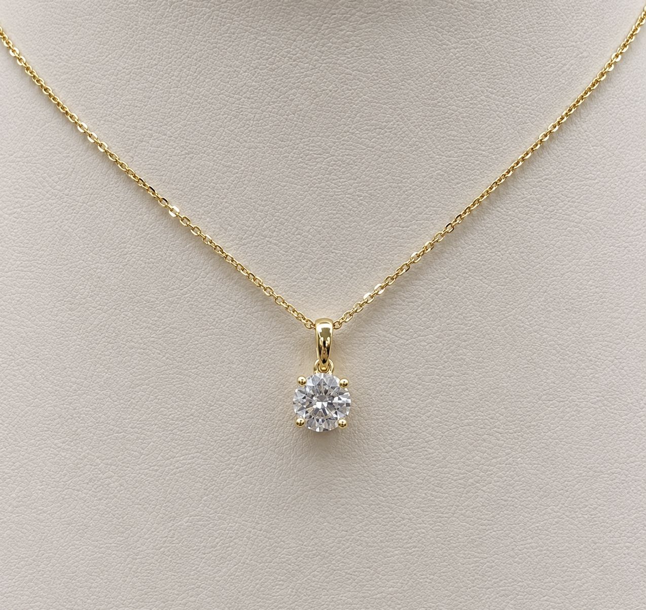 14KY 1ct Solitare Round Pendant