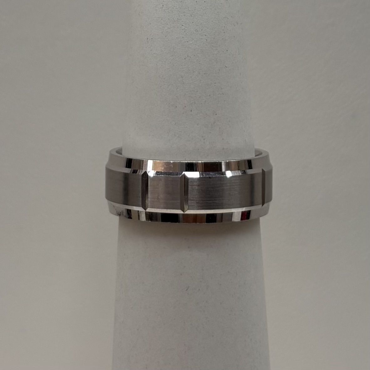 10KW Men's Designed Band (Size 6/ 6.9g)