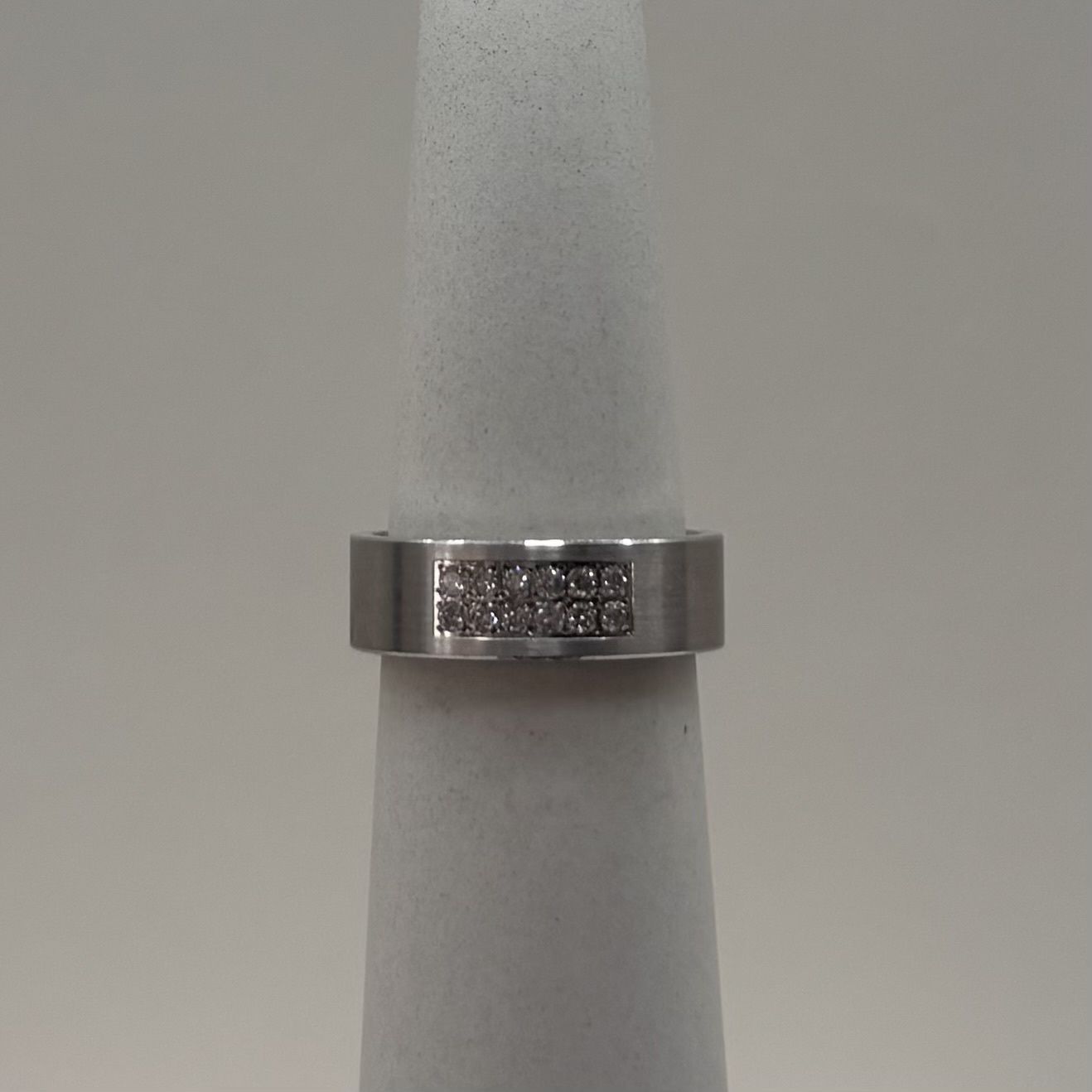 10KW 12-Stone Diamond Band