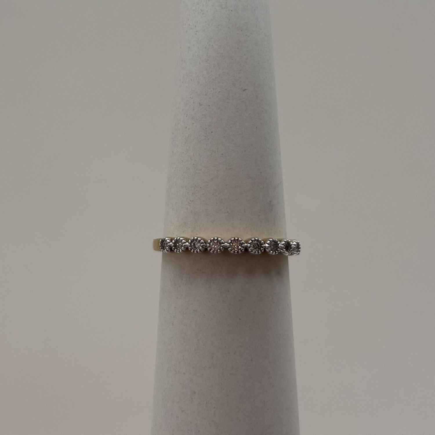 10KY 9-Stone Diamond Band (0.11tdw)