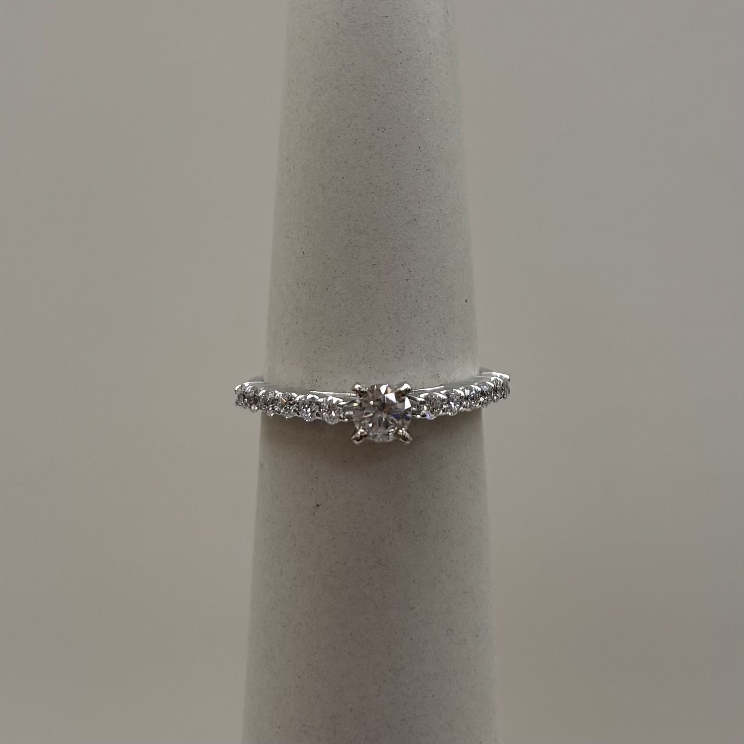 14KW 6-Stone Cath Set Round Diamond Ring