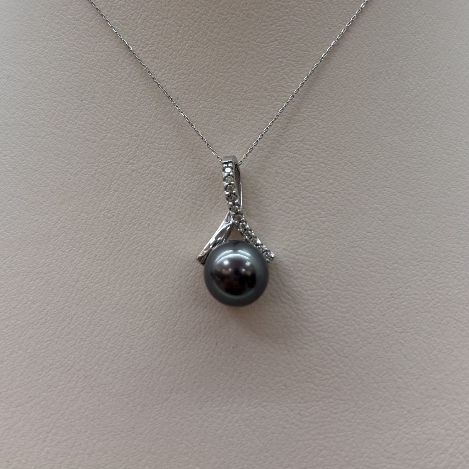 14KW Diamond &amp; Tahitian Pearl Necklace w/ Chain