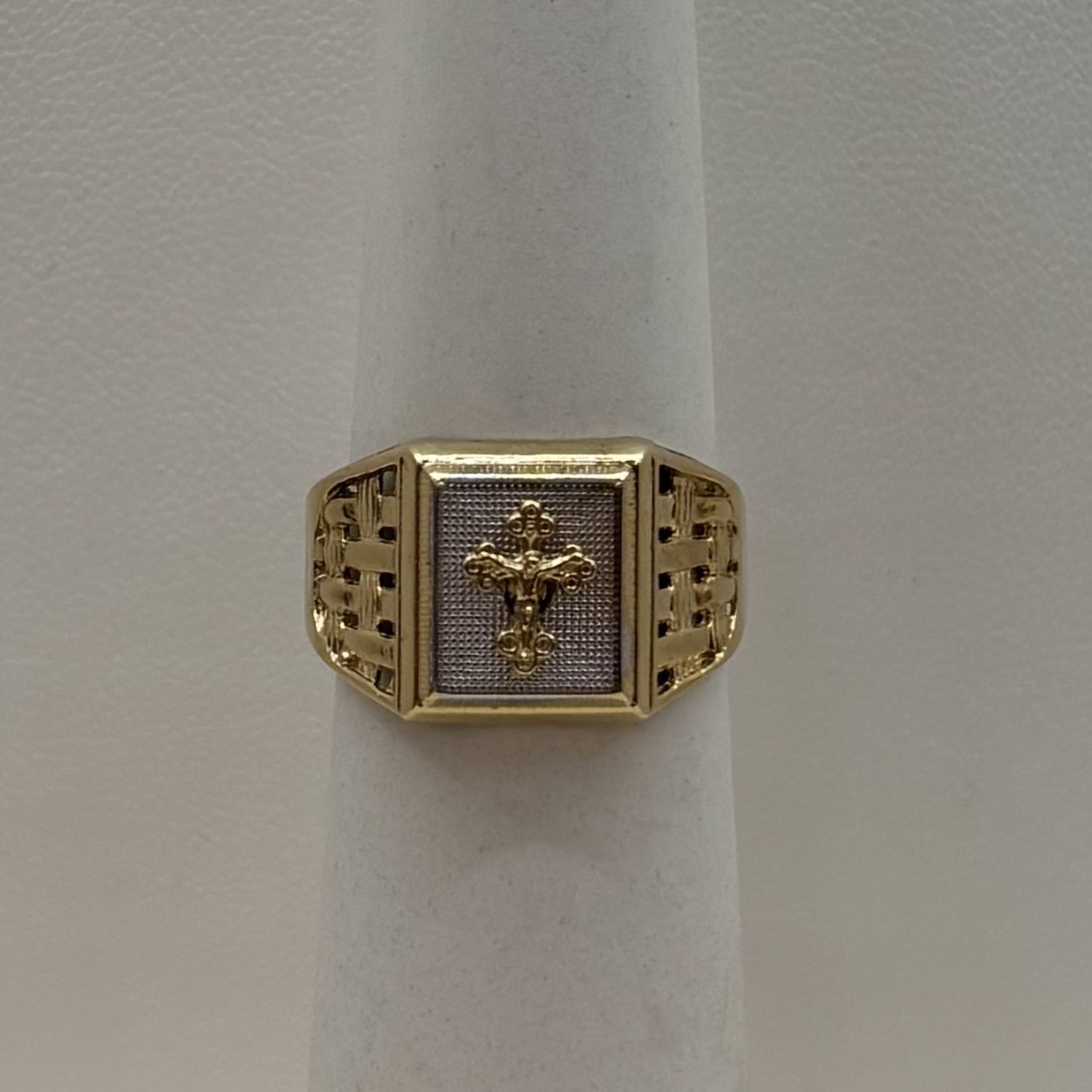 10k Men's  Two- Tone Cross Ring (3.4g)