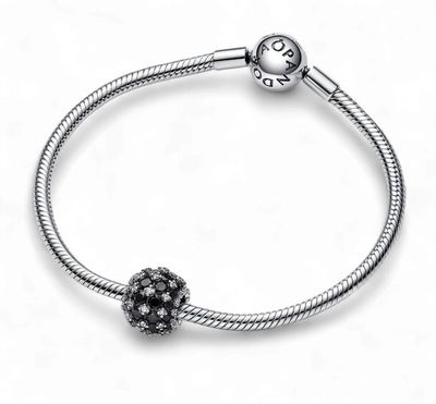 Sparkling Pavé Round Black Charm-792630C04